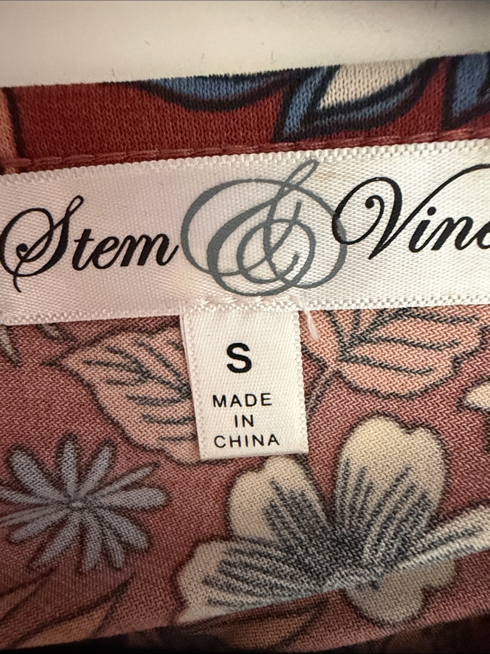 Stem & Vine Burgundy Floral Bell Sleeve Boho Top Small - Picture 4 of 5